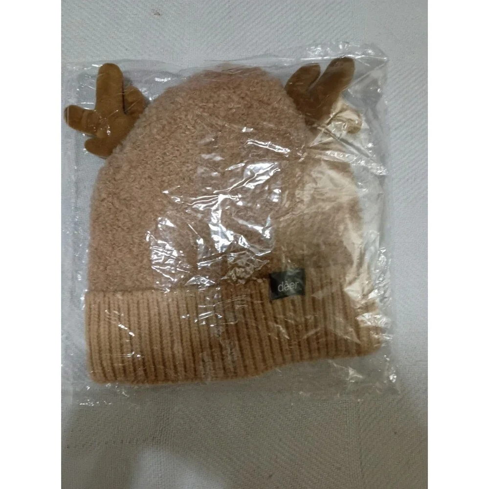 Cozy Knitted Deer Beanie Hat With Baby Antlers. NEW!cOOL !COZY WARM!